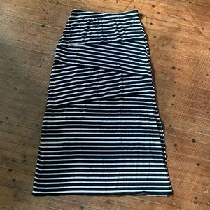 Chico’s black and white striped knit layered 0/S maxi skirt